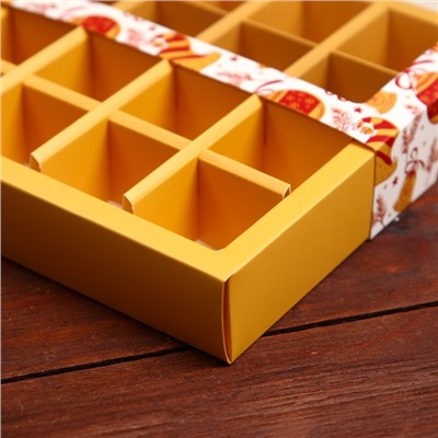 Коробка для конфет 16 шт, 17,7 х 17,7 х 3,8 см "Колокольчик"