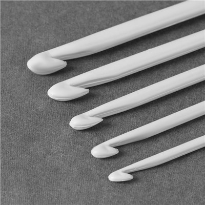 Набор крючков для вязания, d = 4-8 мм, 5 шт, цвет белый