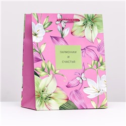 Подарочный пакет  "Бабочки и цветы", 18 х 22,3 х 10 см