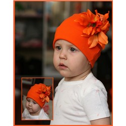 Оранжевая шапочка с фаленопсисом…