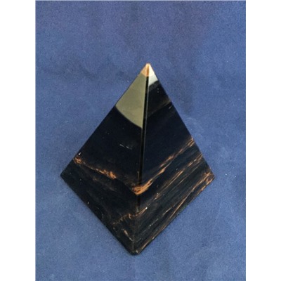 Подставка из обсидиана «Пирамида» 50*50