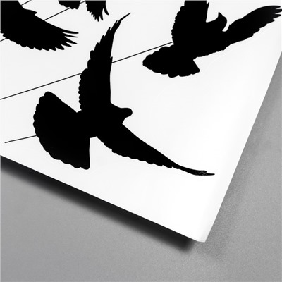 Наклейка пластик интерьерная чёрная "Полёт с голубями" 40х60 см