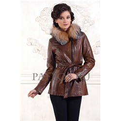 Классическая коричневая куртка с мехом
