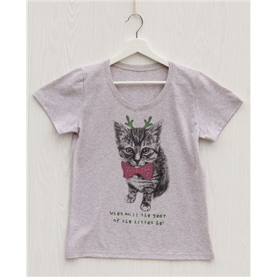 FU30BG-M0073 Женская футболка бежевый меланж с принтом А когда будет год котенка