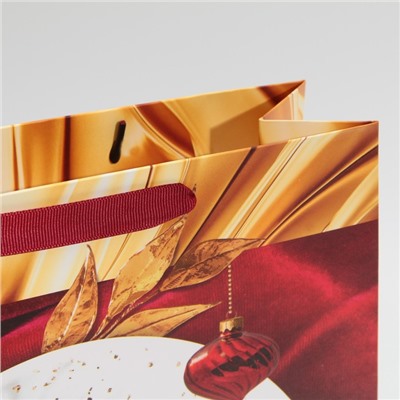 Пакет ламинированный вертикальный «Радость рядом с тобой», M 26 × 30 × 9 см