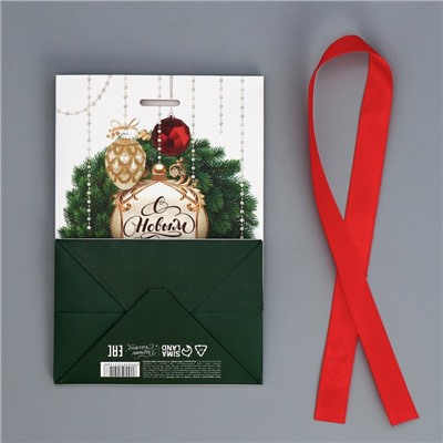 Пакет подарочный с лентой «Новогоднее настроение», 13 × 19 × 9 см