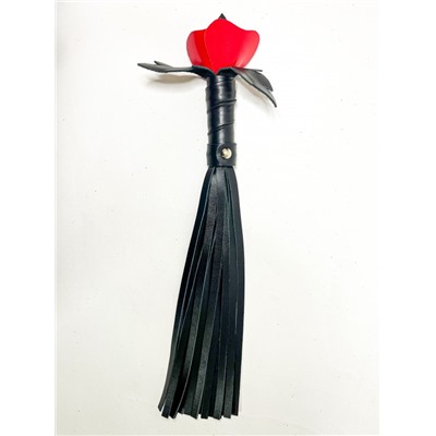 Плеть Красная Роза Лаковая с Кожаными Хвостами 40 см. 54074ars